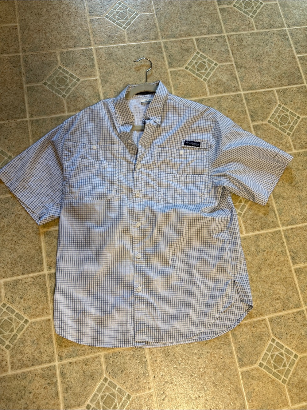 Columbia Men’s Short-Sleeve Button-Down Fishing Shirt - White with blue stripes